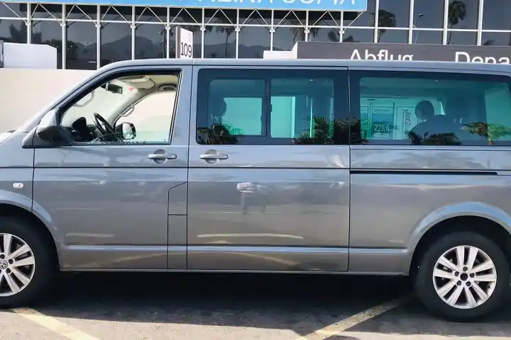 a car parked on the side of a building